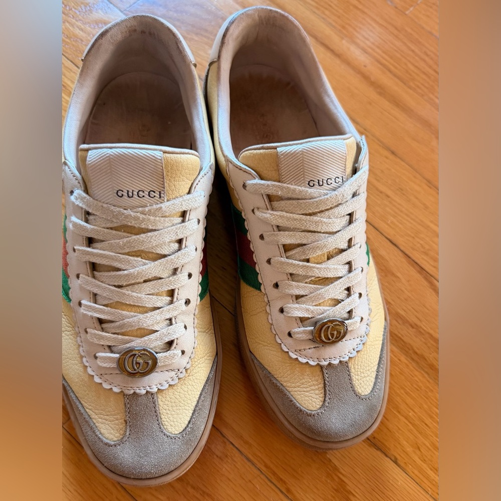 GUCCI - Cream and Green Stripe Sneakers - Picture 3 of 12